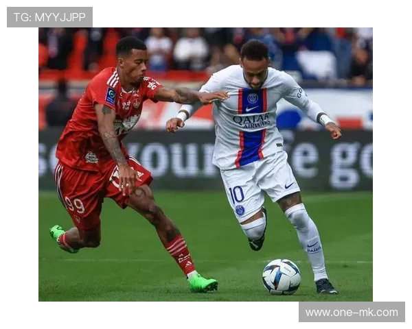 雷恩防守漏洞频出，巴黎圣日耳曼进攻多点开花